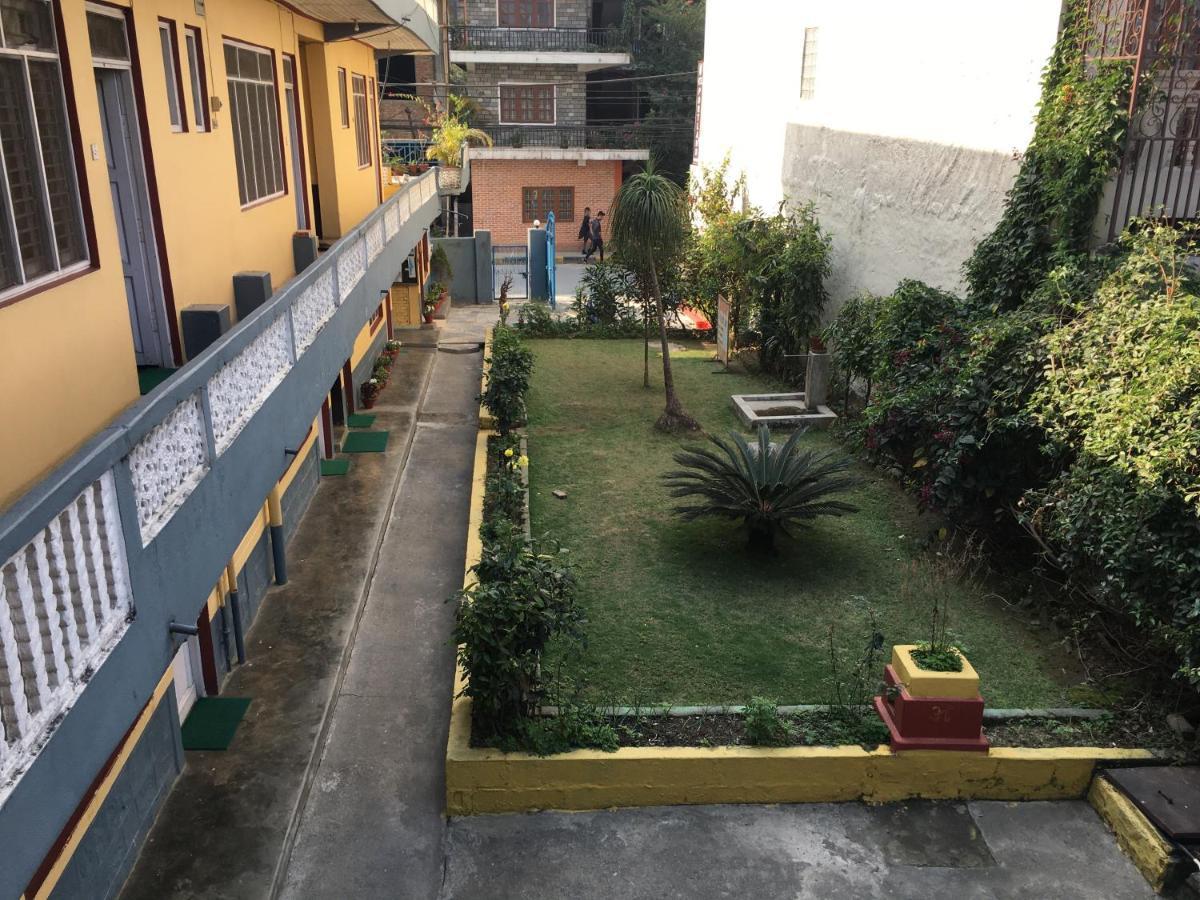 Pushpa Guest House Pokhara Bagian luar foto