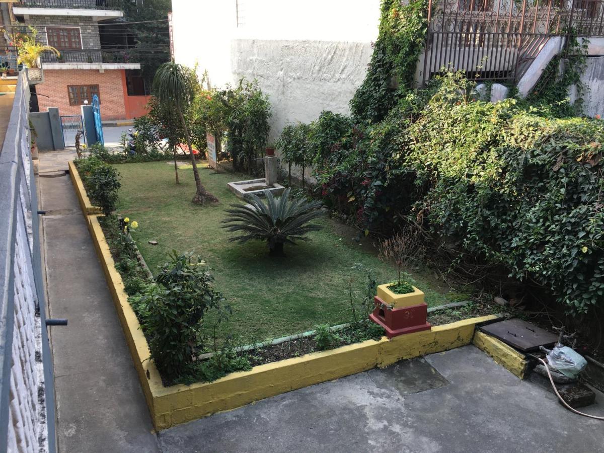 Pushpa Guest House Pokhara Bagian luar foto