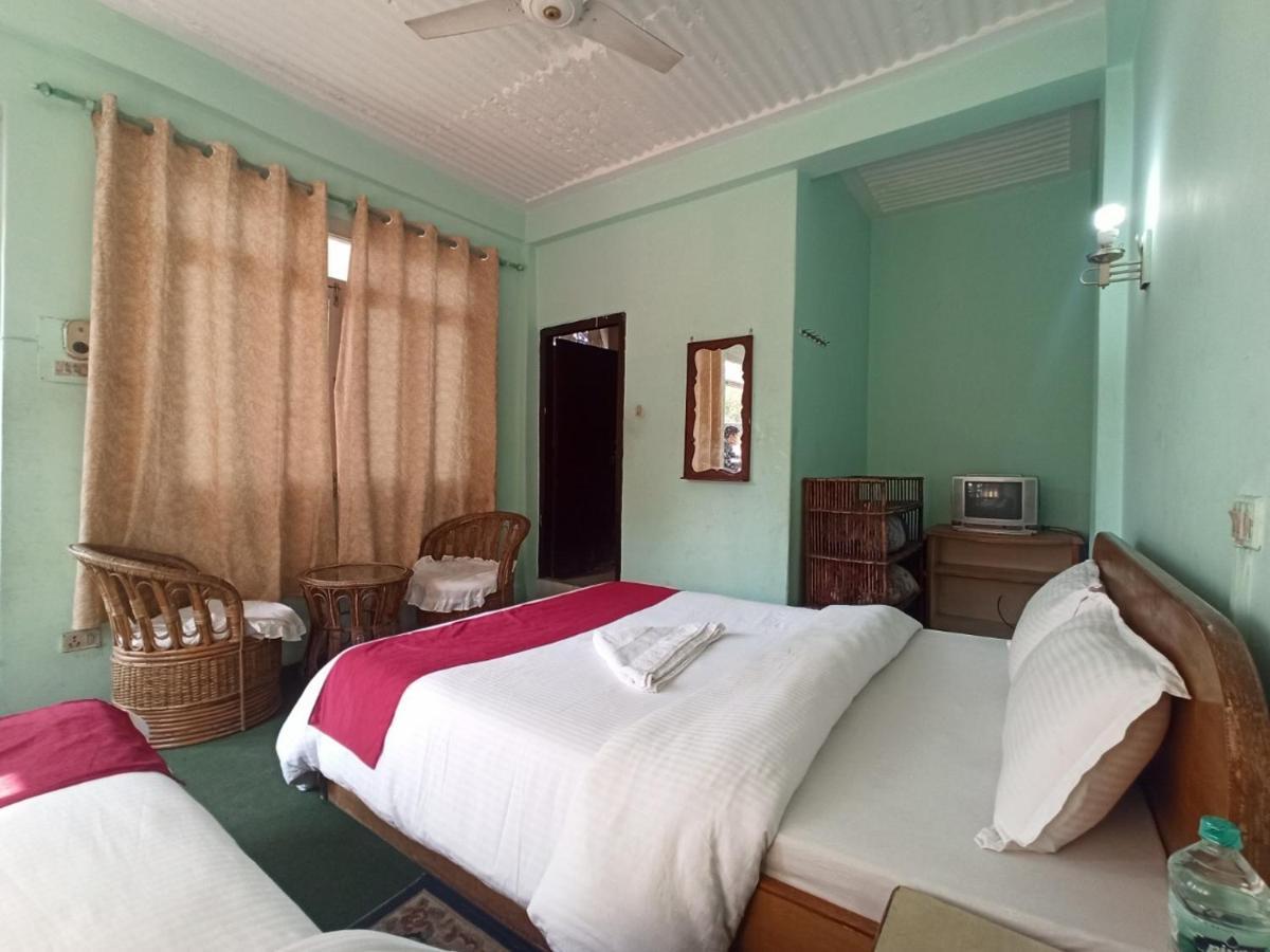 Pushpa Guest House Pokhara Bagian luar foto