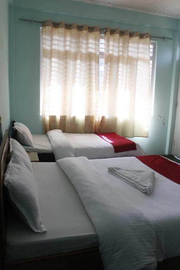 Pushpa Guest House Pokhara Bagian luar foto