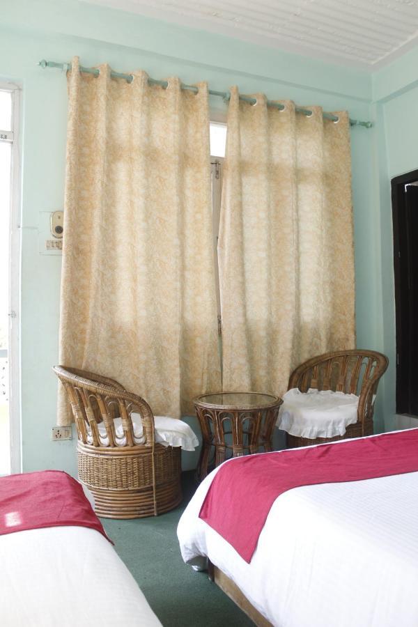 Pushpa Guest House Pokhara Bagian luar foto