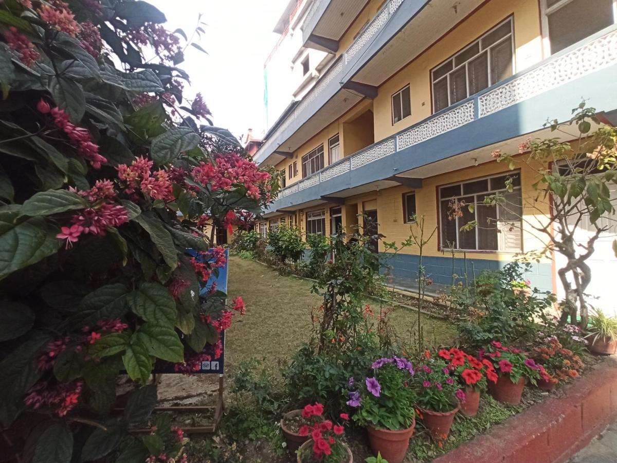 Pushpa Guest House Pokhara Bagian luar foto