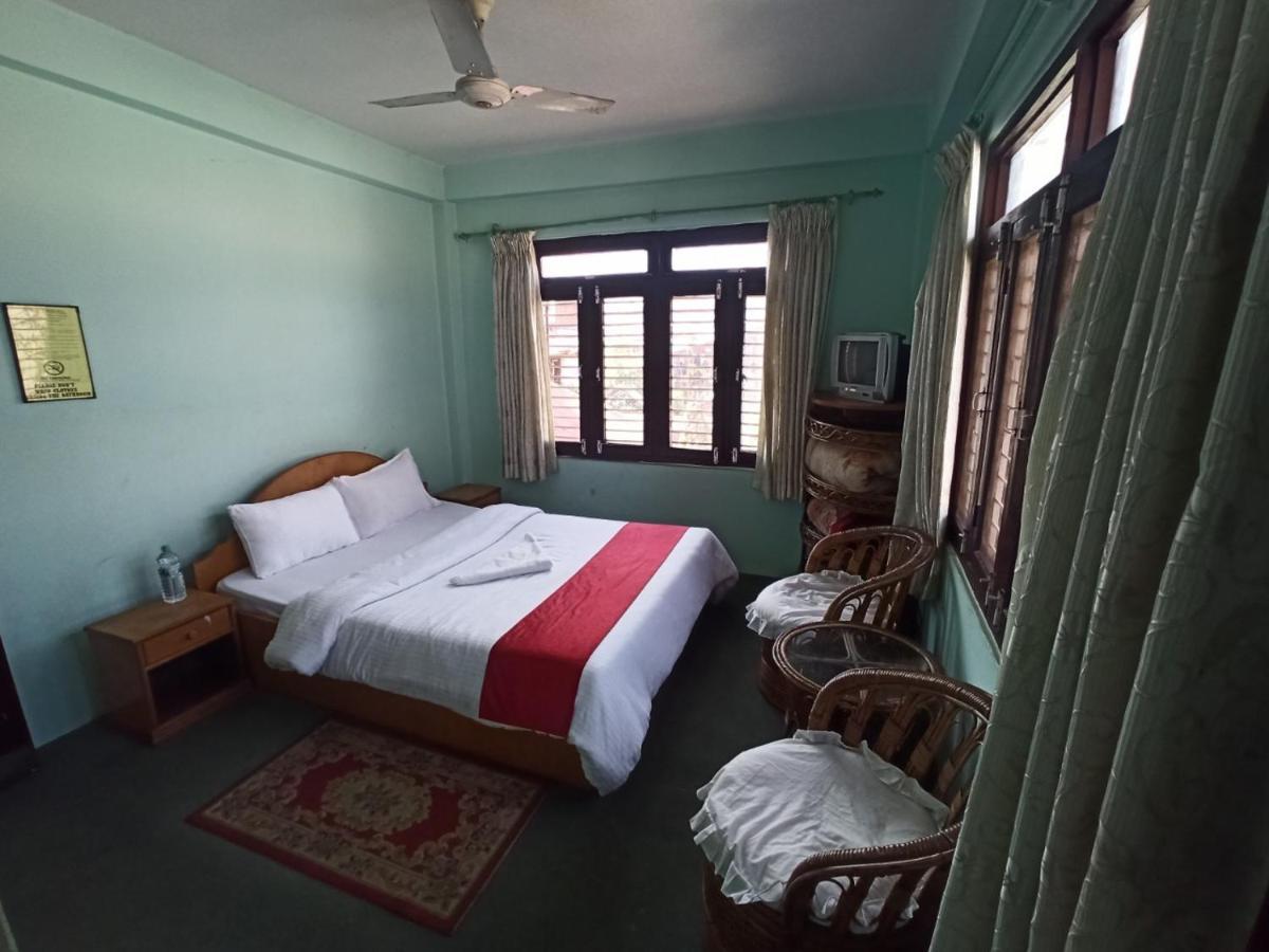 Pushpa Guest House Pokhara Bagian luar foto