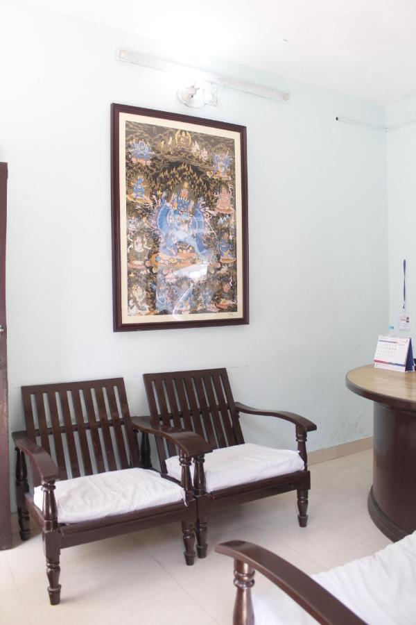 Pushpa Guest House Pokhara Bagian luar foto