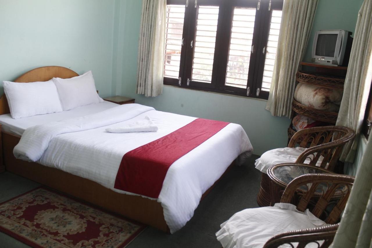 Pushpa Guest House Pokhara Bagian luar foto