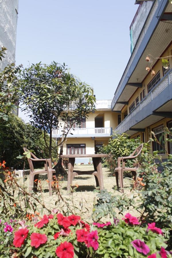Pushpa Guest House Pokhara Bagian luar foto