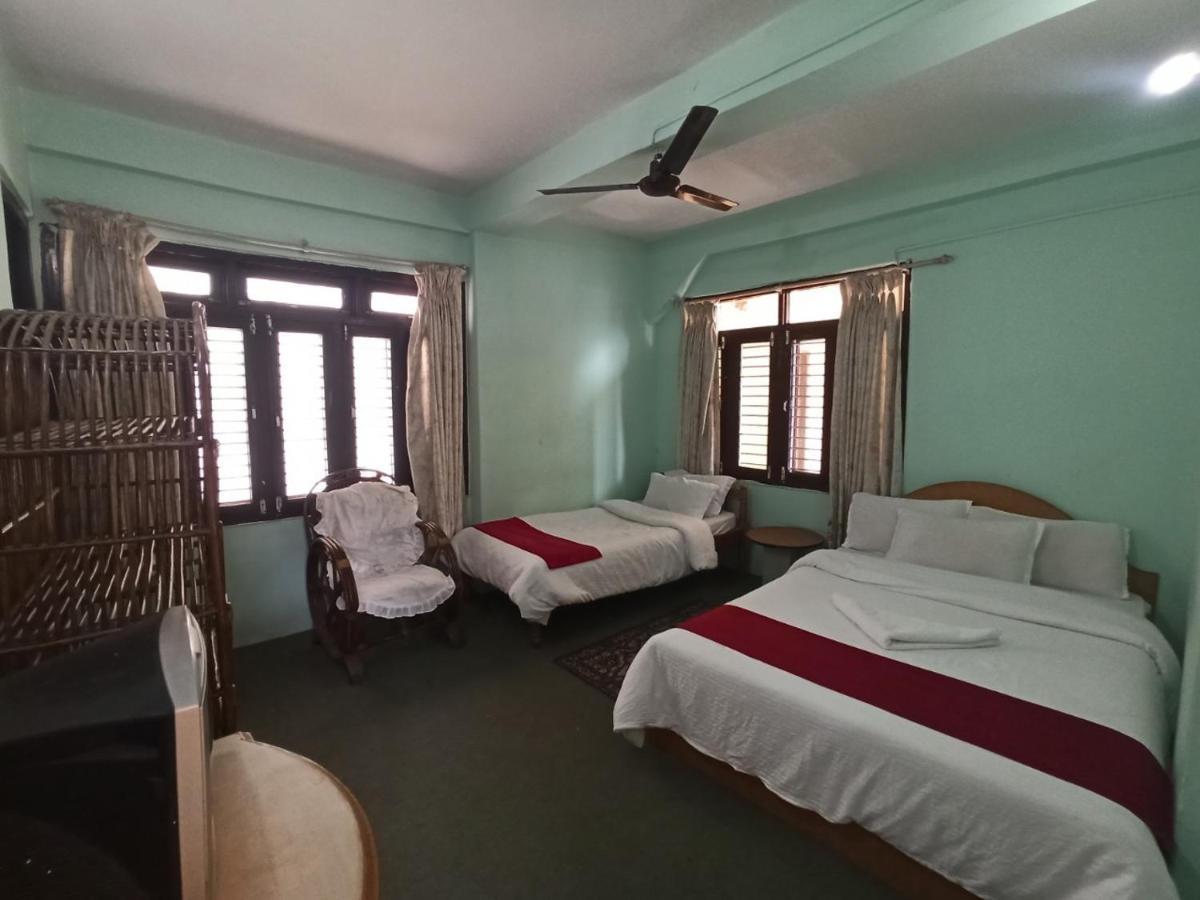 Pushpa Guest House Pokhara Bagian luar foto